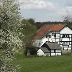 Отель Restaurant Op De Beek Схин-оп-Гёл